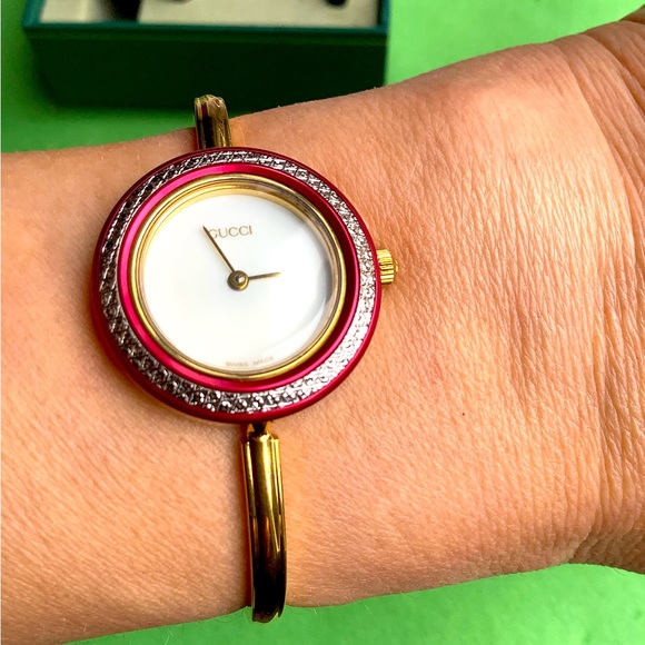 GUCCI bangle watch NICE and DRESSY 🔥🔥🔥 - Picture 2 of 15
